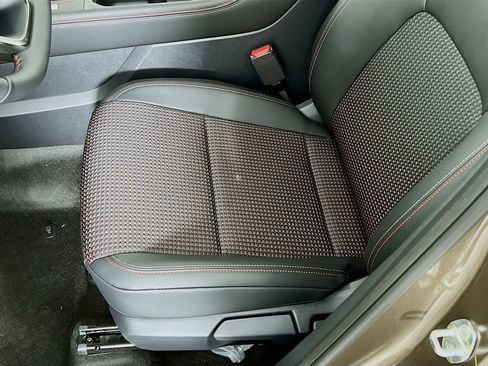 New 2025 Nissan Kicks SR w/ SR Premium Package image 16