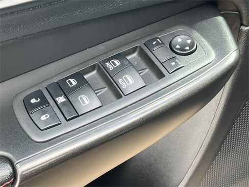 Used 2022 Jeep Cherokee Trailhawk image 17