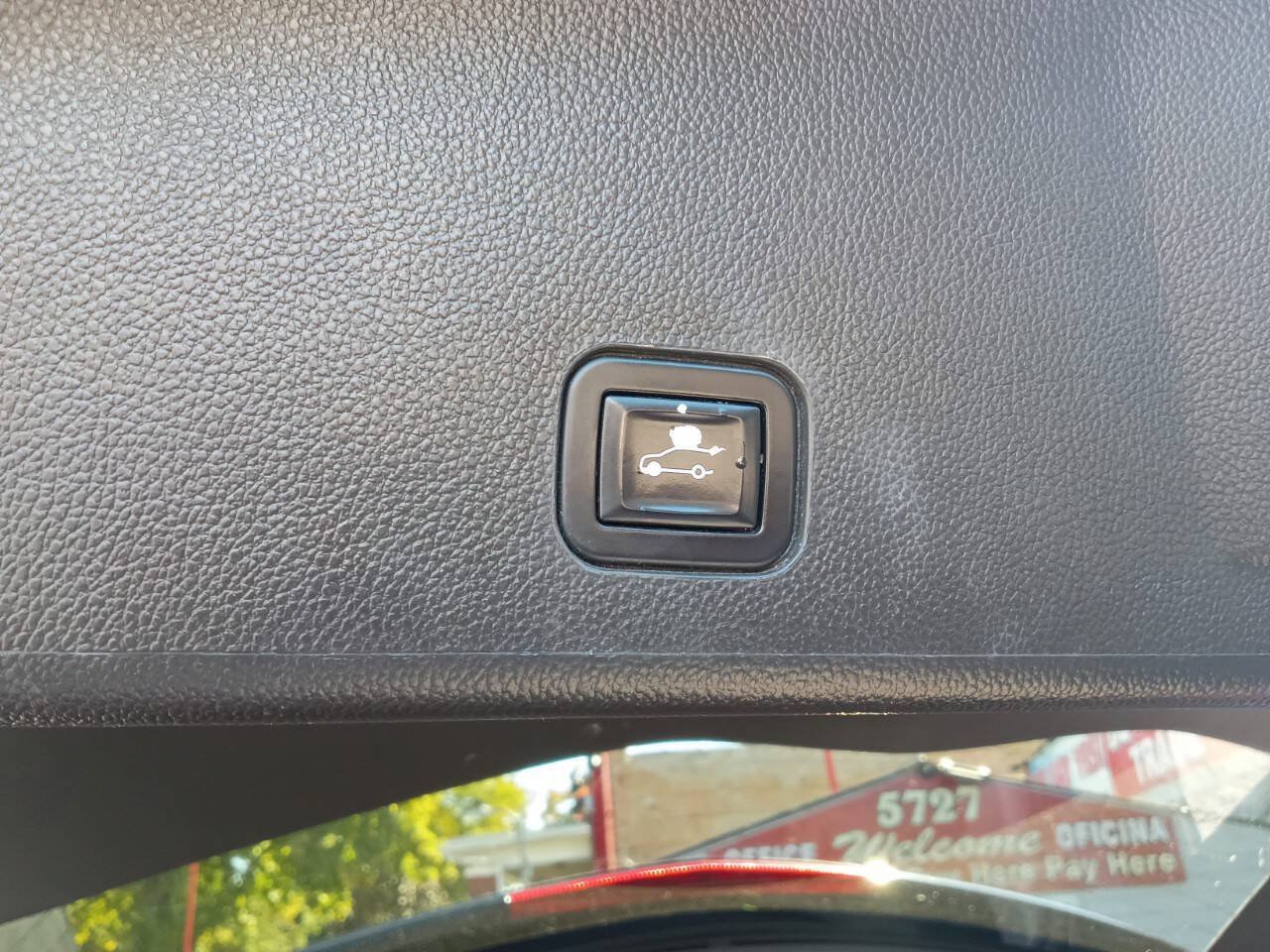 Used 2015 Cadillac SRX Performance AWD/4WD image 32