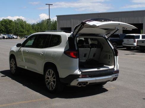 Used 2024 GMC Acadia Denali w/ Super Cruise Package AWD/4WD image 8