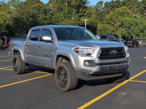 Used 2022 Toyota Tacoma SR5 w/ Technology Package RWD image 10