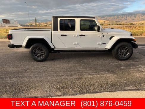 New 2025 Jeep Gladiator Sport AWD/4WD image 2