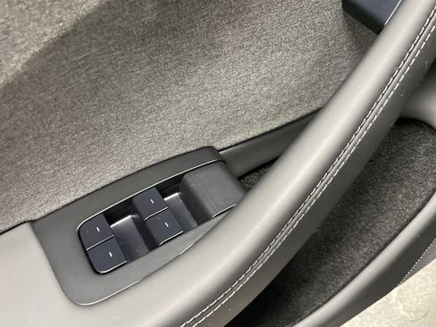 Used 2025 Tesla Model 3 Long Range image 14