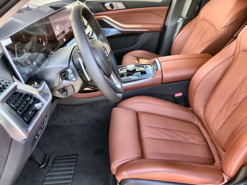 Certified 2026 BMW X7 xDrive40i w/ Executive Package image 17