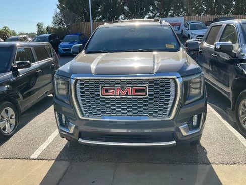 Used 2021 GMC Yukon XL Denali image 2