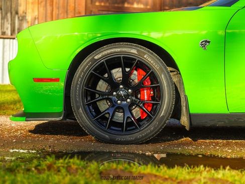 Used 2017 Dodge Challenger SRT Hellcat image 4