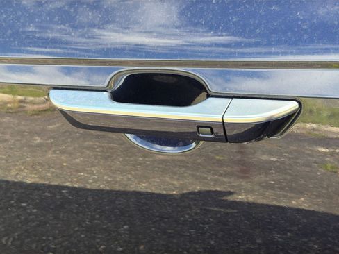 New 2026 Kia Carnival FWD image 15