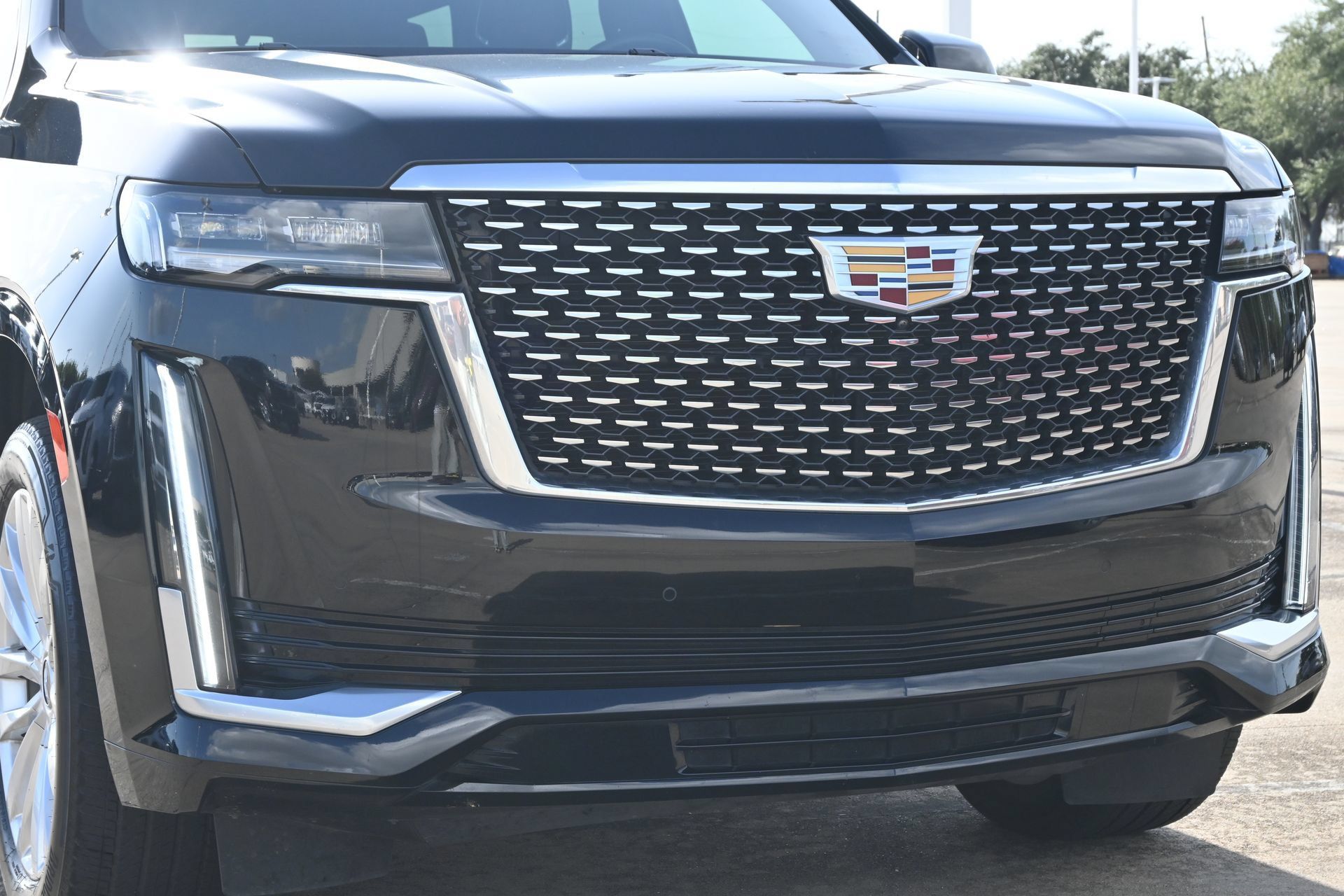 Used 2024 Cadillac Escalade Luxury RWD image 29
