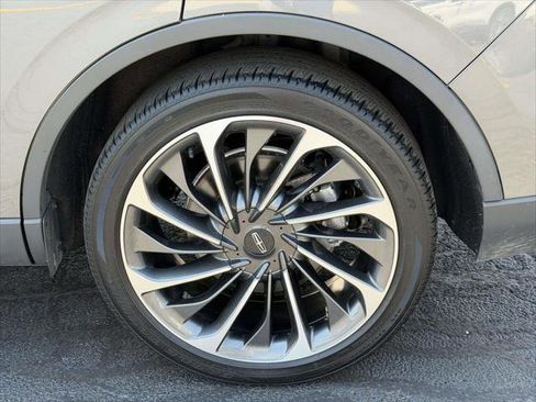 Used 2023 Lincoln Aviator Reserve w/ Equipment Group 201A AWD/4WD image 8