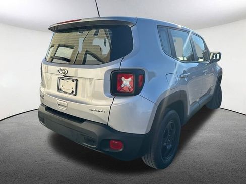 Used 2019 Jeep Renegade Sport image 16