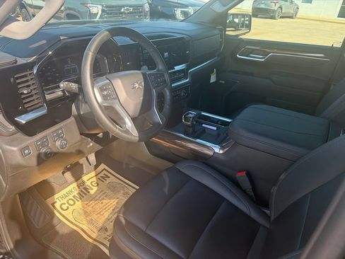 Used 2025 Chevrolet Silverado 1500 RST AWD/4WD image 10