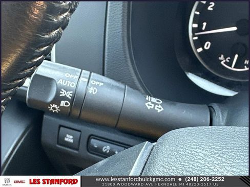 Used 2022 Nissan Frontier SV w/ SV Premium Package image 27