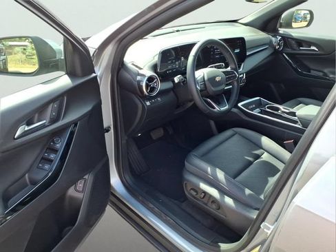 Used 2025 Chevrolet Equinox LT w/ Convenience Package II AWD/4WD image 10
