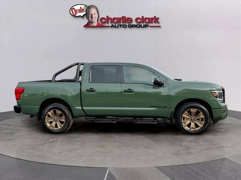 Used 2024 Nissan Titan SV w/ SV Bronze Edition Package image 7