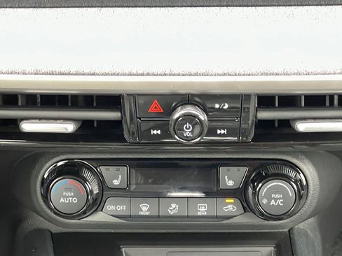 New 2026 Nissan Kicks SV image 4