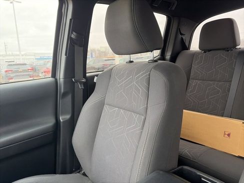 Used 2017 Toyota Tacoma TRD Sport w/ Tow Package (A/T) image 23