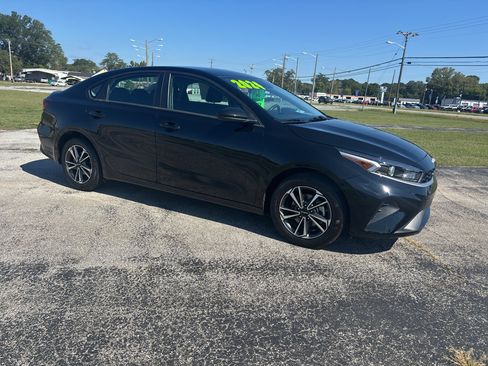 Used 2024 Kia Forte LXS image 4