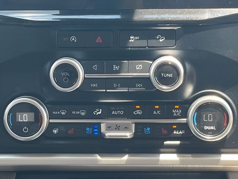 Used 2024 Ford Expedition XLT AWD/4WD image 30