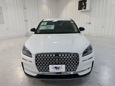 New 2026 Lincoln Corsair Premiere w/ Rear Removable Package Tray FWD image 31