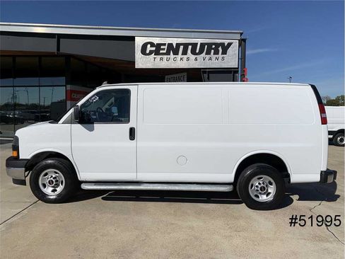 Used 2023 GMC Savana 2500 w/ Driver Convenience Package image 4