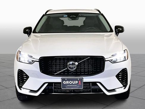 Used 2024 Volvo XC60 B5 Plus w/ Protection Package Premier image 4