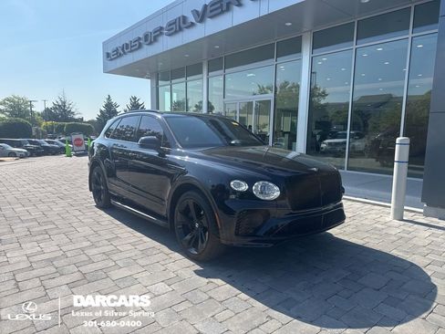 Used 2022 Bentley Bentayga image 1
