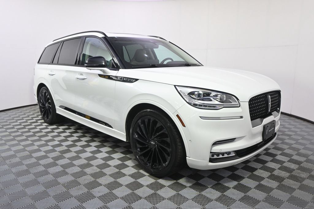 Used 2023 Lincoln Aviator Reserve w/ Equipment Group 201A AWD/4WD image 8