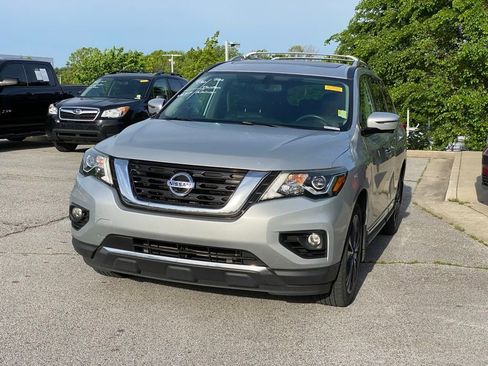 Used 2017 Nissan Pathfinder Platinum AWD/4WD image 3