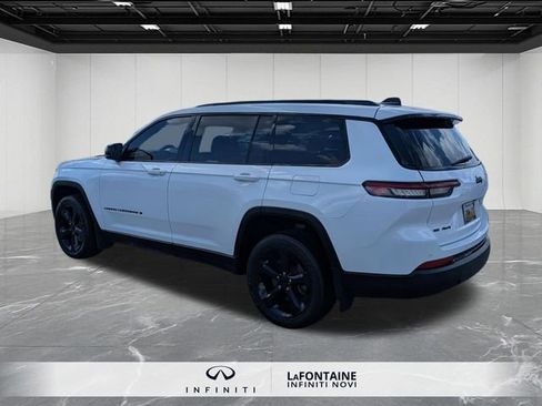 Used 2023 Jeep Grand Cherokee L Laredo AWD/4WD image 3