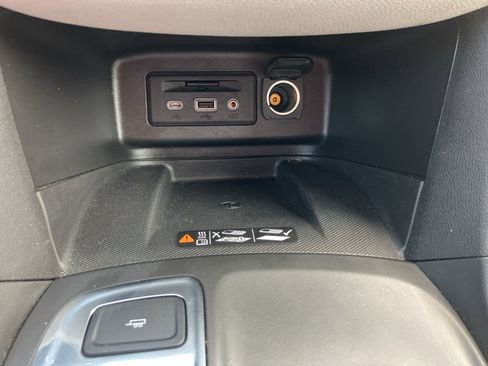 Used 2019 Chevrolet Equinox Premier FWD image 20