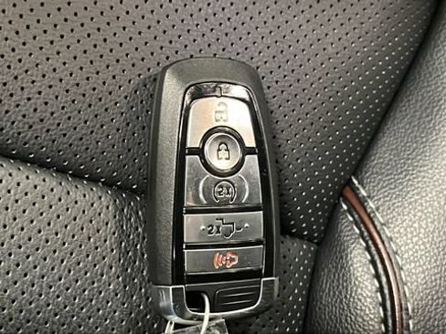 Used 2023 Ford F150 Lariat AWD/4WD image 9