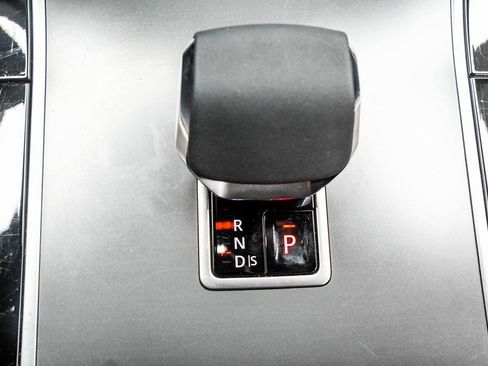 Used 2025 Land Rover Range Rover Velar Dynamic SE image 20