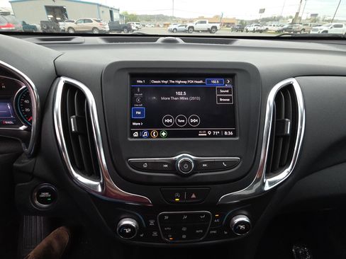 Used 2022 Chevrolet Equinox LT image 10