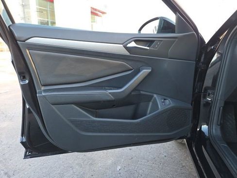 Certified 2022 Volkswagen Jetta Sport image 11