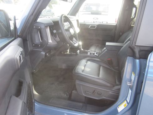 New 2025 Ford Bronco Outer Banks image 9