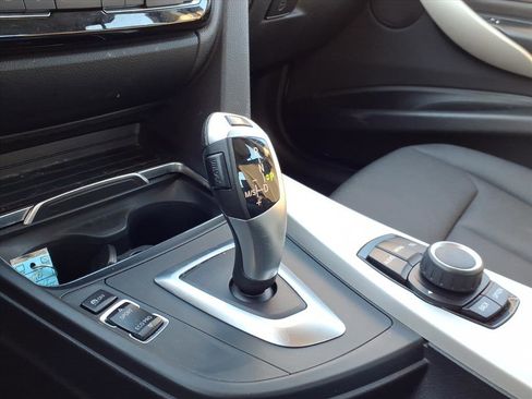 Used 2017 BMW 320i xDrive Sedan image 16