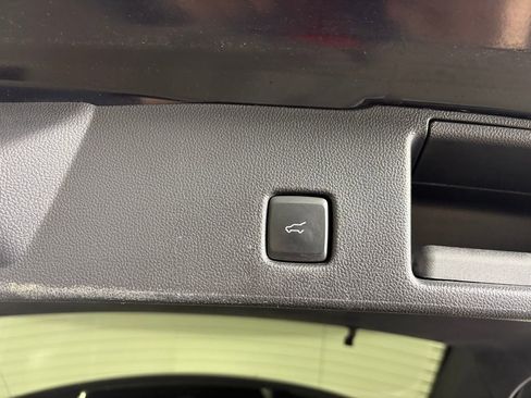 Certified 2021 Ford Escape Titanium image 33