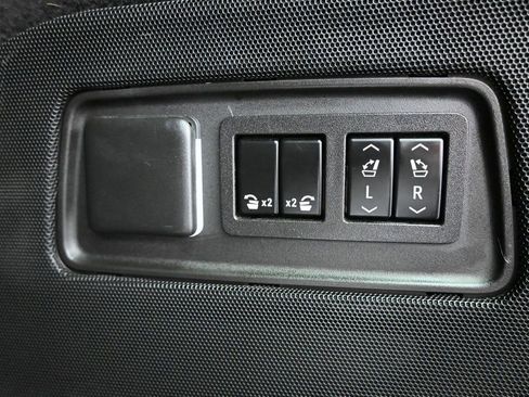 Used 2023 Cadillac Escalade Sport AWD/4WD image 36