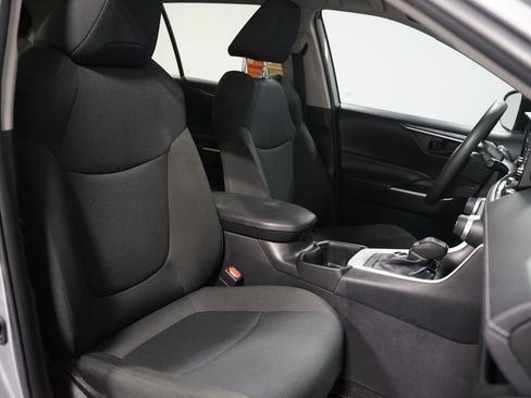 Certified 2022 Toyota RAV4 LE image 25