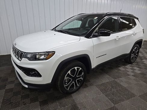 Used 2023 Jeep Compass Limited image 8