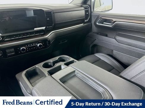 Used 2025 GMC Sierra 1500 SLT image 25