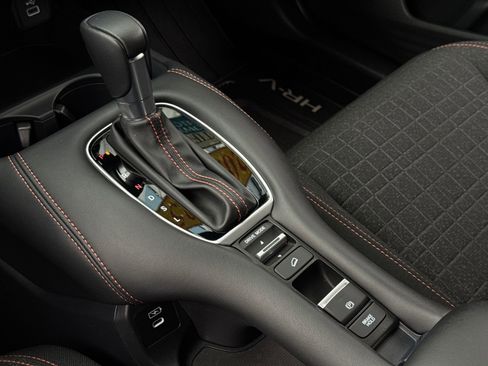 Certified 2025 Honda HR-V Sport image 26