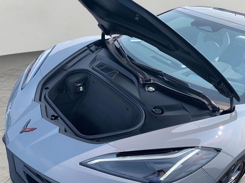 Used 2024 Chevrolet Corvette Stingray Preferred Conv w/ Z51 Performance Package RWD image 32