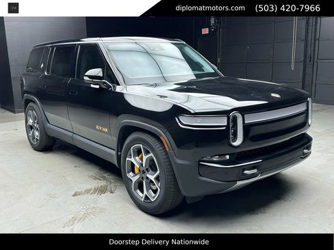 Used 2023 Rivian R1S Adventure image 8