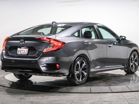 Used 2016 Honda Civic Touring image 4
