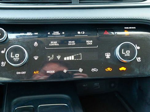 Used 2023 INFINITI QX60 Sensory w/ Vision Package image 17