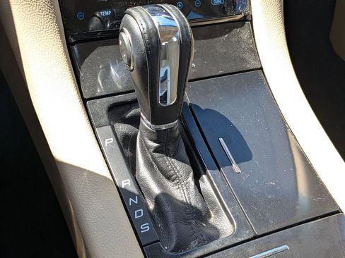 Used 2017 Ford Taurus Limited image 12