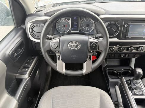 Used 2019 Toyota Tacoma SR5 image 12