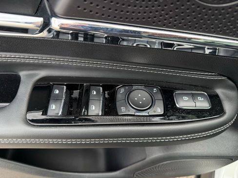 New 2025 Lincoln Corsair Reserve w/ Towing Package image 32