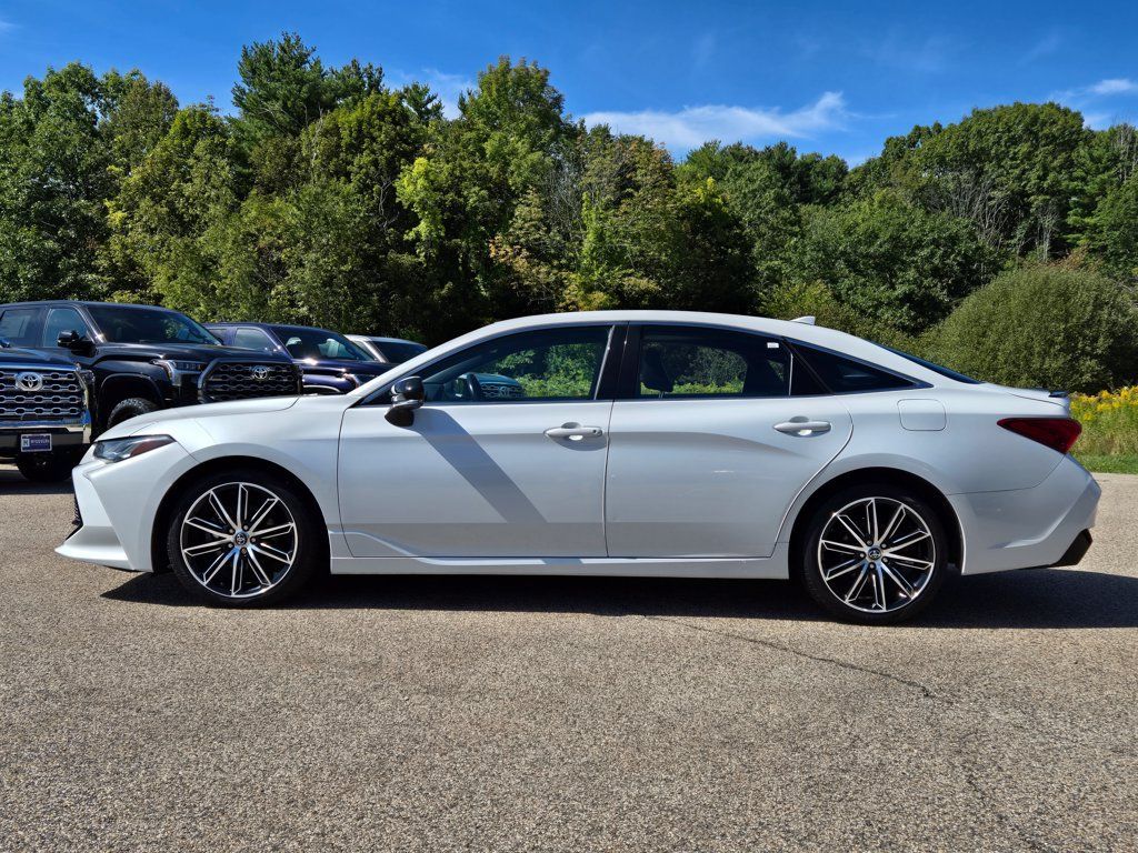 Used 2019 Toyota Avalon Touring w/ All Weather Liner Package FWD image 2